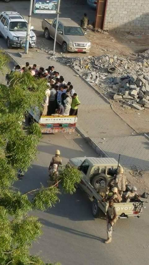 Photo believed to be of a militia patrol escorting truck expelling citizens from Aden (Photo Courtesy of Mohammed al-Sharabi)