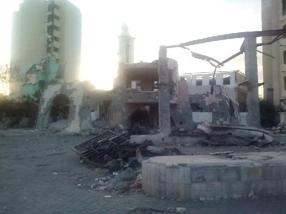 Widespread destruction of buildings inside the city of Aden